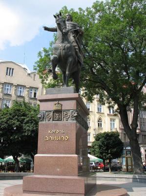 Памятник Данилу Галицькому у Львові