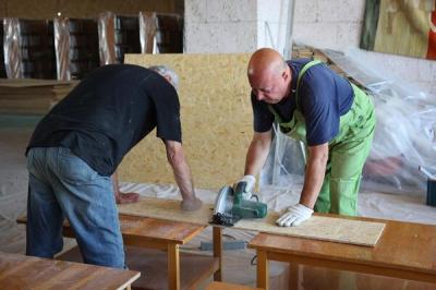 Російські військові знищують бцбліотеку, а працвники продовжуть ходити на роботу