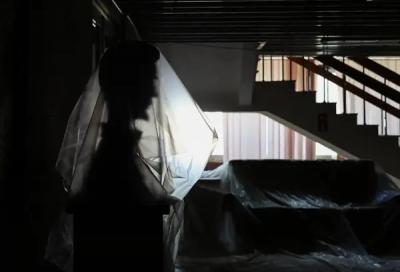 Погруддя угорського поета Шандора Петефі. Херсонська обласна бібліотека ім. Олесі Гончара. Серпень 2023 р.