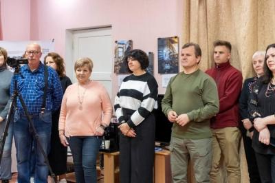 Відкриття фотовиставки, присвяченої злочинам рф проти культурної спадщини Херсонської області фото 1