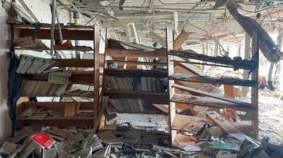 Бібліотека ім. Олеся Гончара після обстрілів окупантами Фото 3
