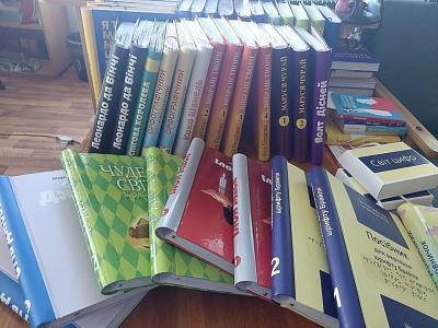 Світло крізь дотик: бібліотека відновлює колекцію видань шрифтом Брайля